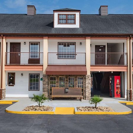 Baymont By Wyndham Commerce Ga Near Tanger Outlets Mall Екстер'єр фото