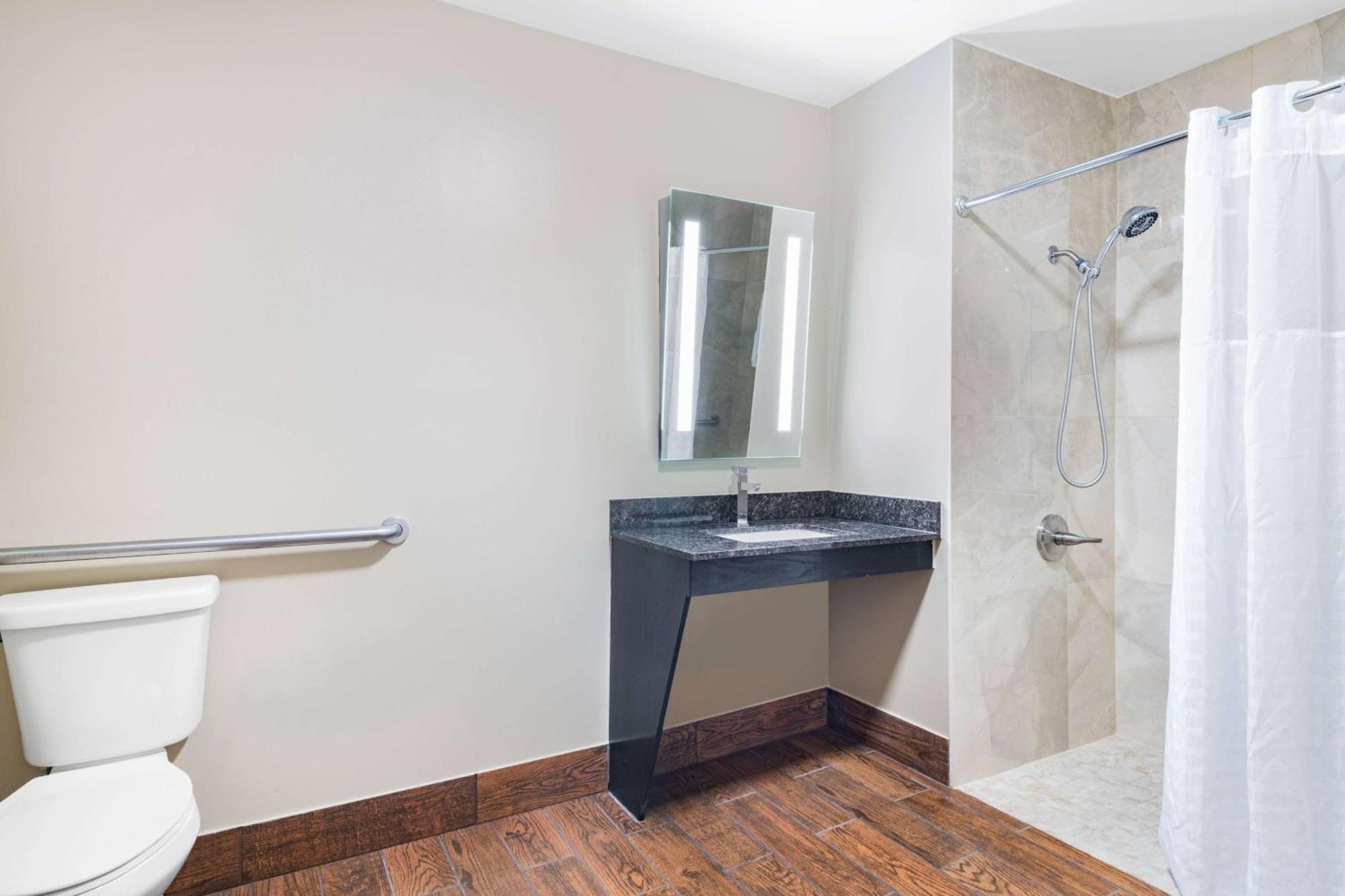 Baymont By Wyndham Commerce Ga Near Tanger Outlets Mall Екстер'єр фото