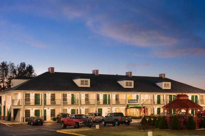 Baymont By Wyndham Commerce Ga Near Tanger Outlets Mall Екстер'єр фото