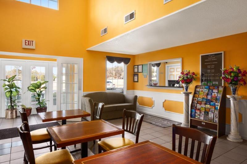 Baymont By Wyndham Commerce Ga Near Tanger Outlets Mall Екстер'єр фото
